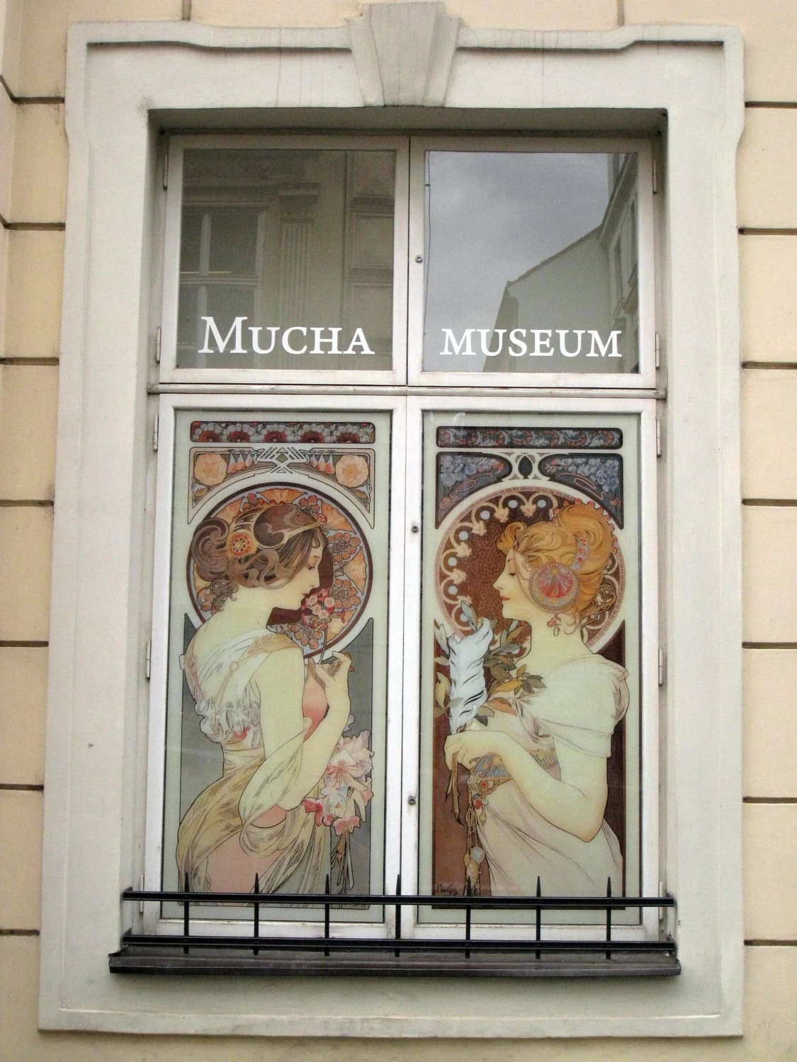 Alfons Mucha - finestra al Museo Mucha, Praga